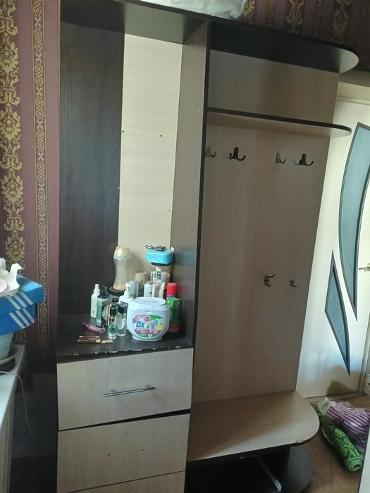 Продам прихожую , вешалка