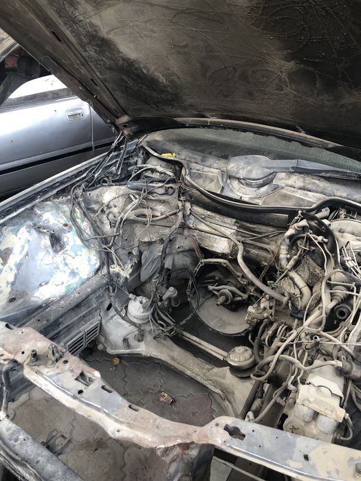 Продам машину Мерседес 124 2.0