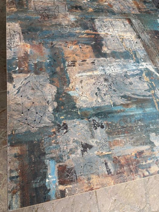 Стол новый для разных целей