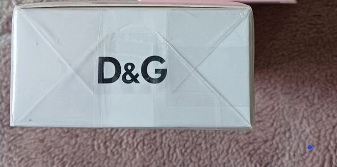 Женские       духи.