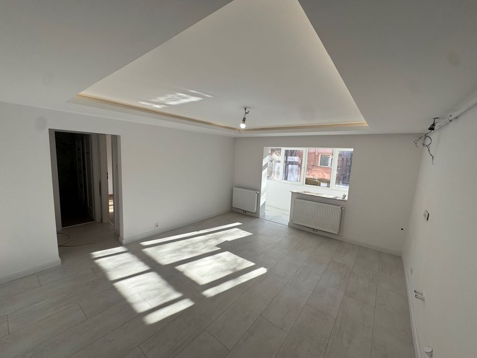 Apartament cu 2 camere M16 Etaj 1 Renovat !!!