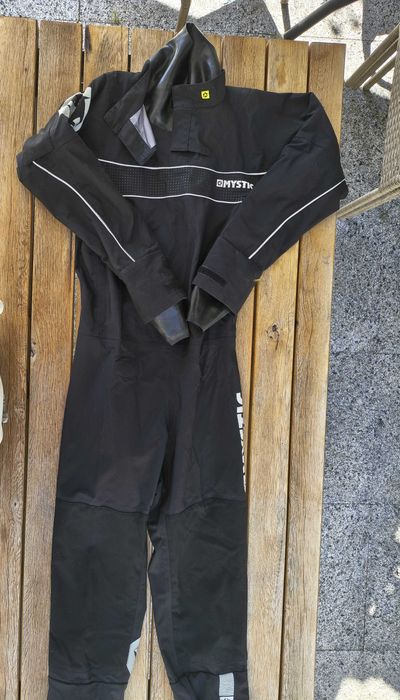 Сух костюм (Drysuit) за водни спортове