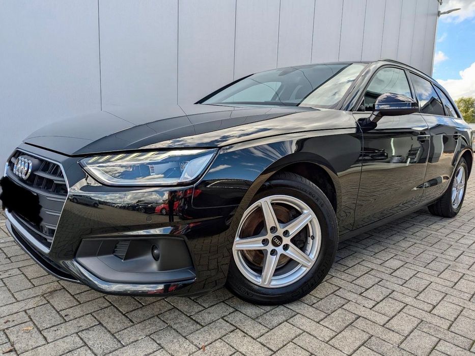 Audi A4 Sport-line 163 cp.bord virtual,webasto,trapă panoramică,matrix