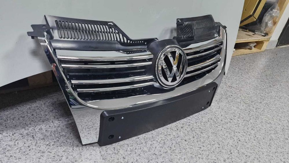 Решетка радиатора с хромом Jetta