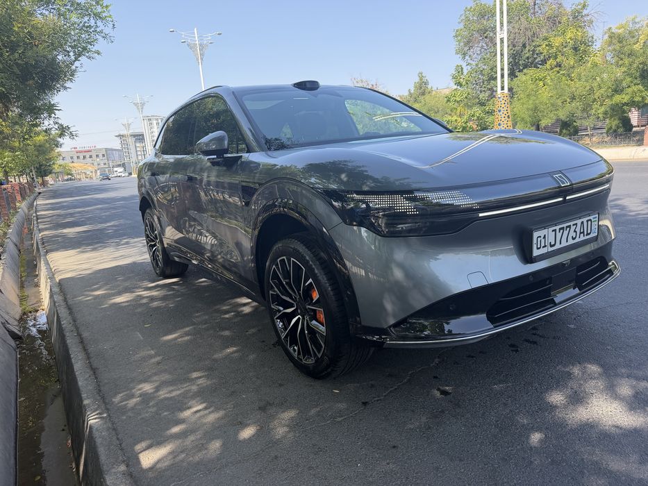 Zeekr 7 X 4 WD Full.  Natariuska Tayyor