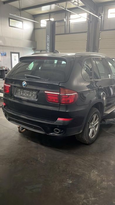 Dezmembram BMW X5 E70 40D din 2013