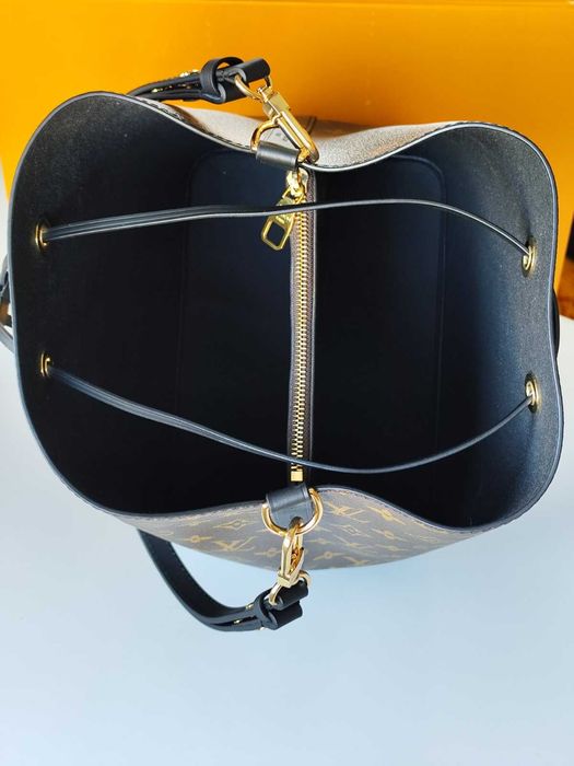 Louis Vuitton Дамска Чанта Mонограм Просторна Стилна с Елегантна форма