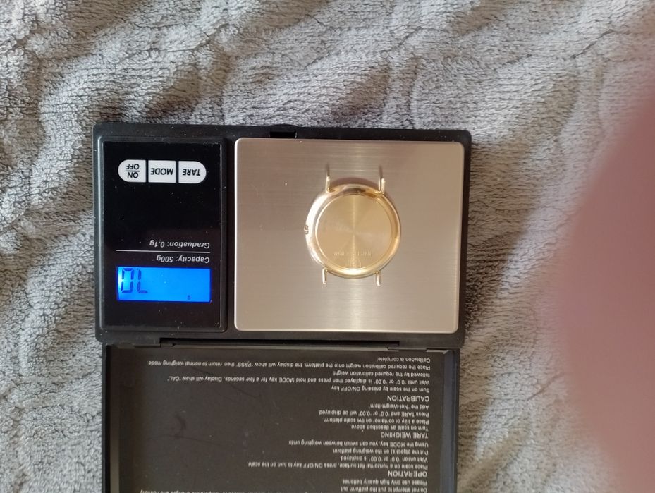 Vind ceas geneve.  carcasa aur 14 k  în stare impecabilă  functioneaza