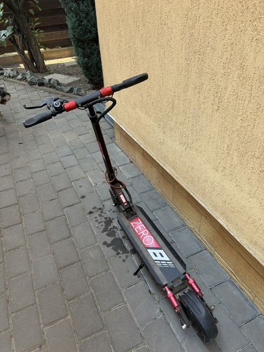 Trotinetă electrică ZERO 8