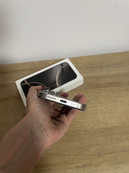 iPhone 16 Pro – 256GB – Natural Titanium – Stare IMPECABILĂ – Full Box