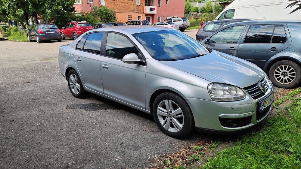 Vând vw Jetta 19 TDI