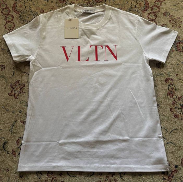 футболка valentino