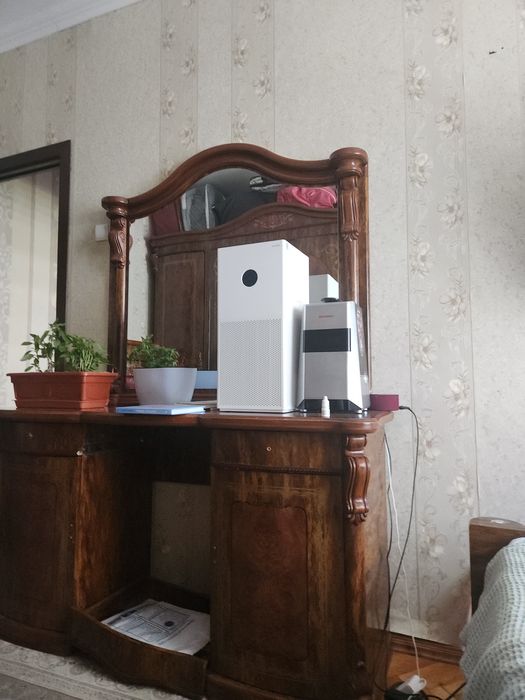 Срочно продаётся  Китайский мебель в отличном состоянии