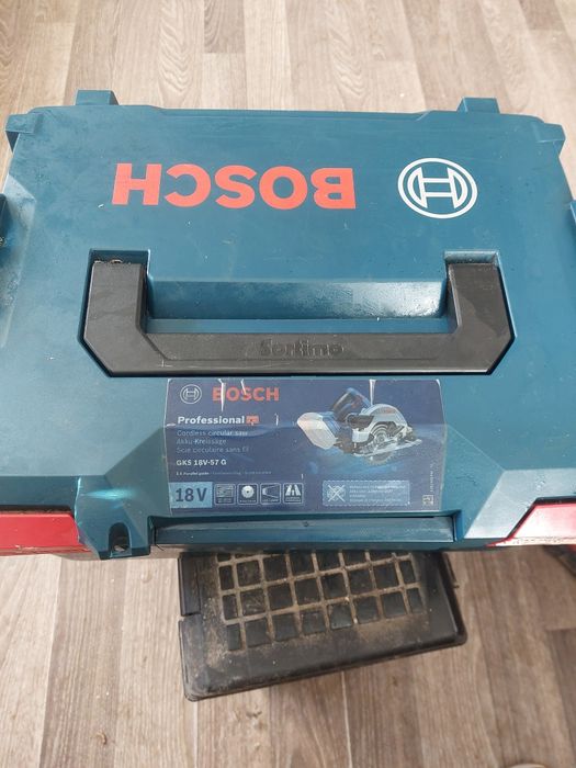 Vand Circular Bosch 18 v funcționează pe sina folosit o singură data