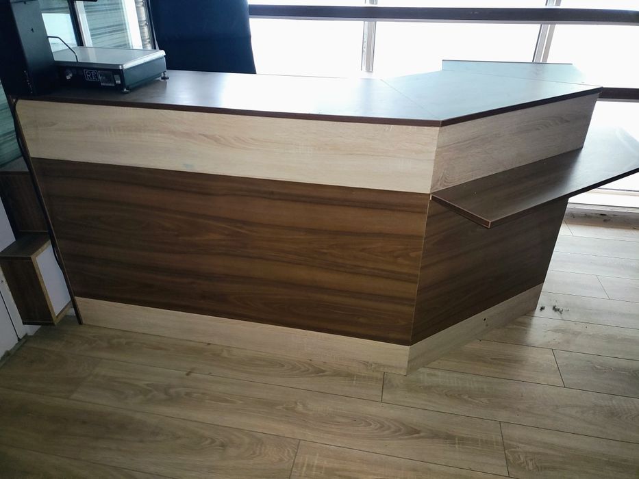 Мебели и  Витрини за Магазин