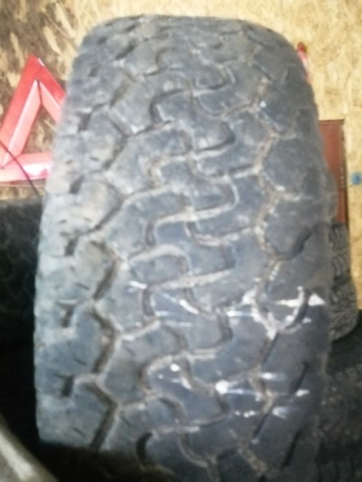 продам 2 покрышки гудрич 275/70/16