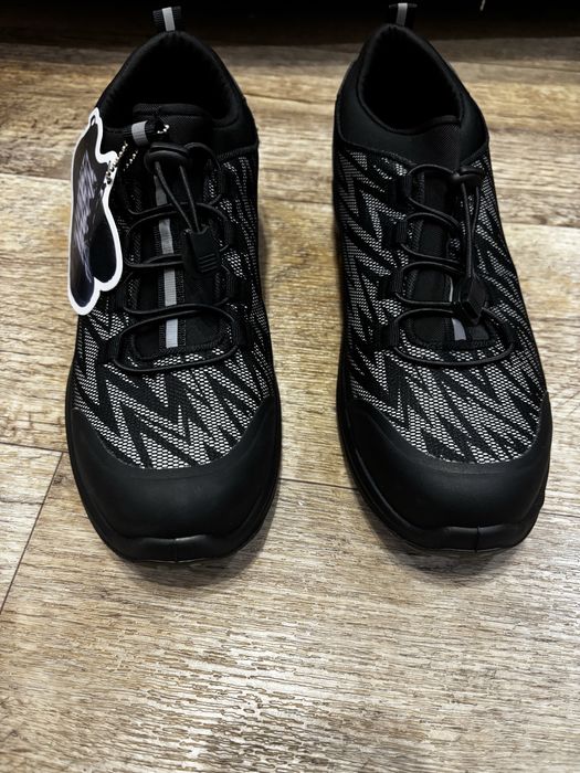 Продам полуботинки рабочие черные