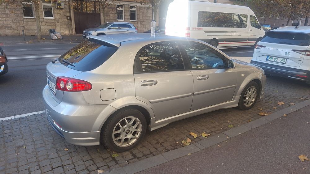 Vand sau schimb chevrolet Lacetti