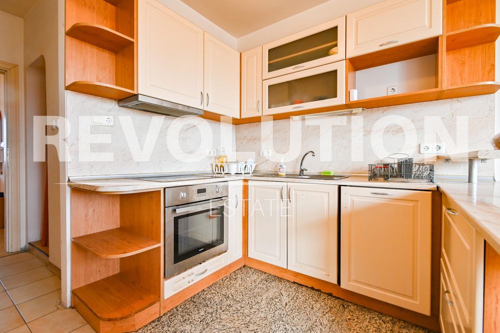 Дава се под наем Многостаен апартамент в София, Мусагеница - 180 кв.м за 1022 € - Снимка #3