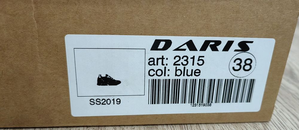 Обувки от естествена кожа
"Daris"
38 размер 24,5 см
Обувани веднъж,но