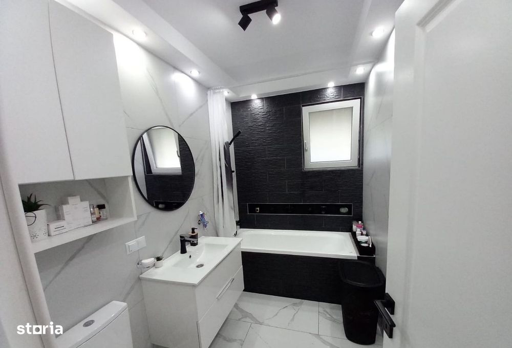 Apartament cu 3 camere , terasa 20 mp,parcare subterana,strada Eroilor