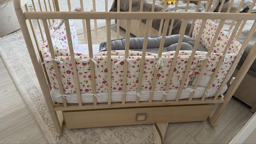 Продам детскую кроватку