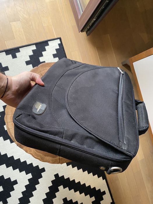 Geanta laptop Sumdex Passage compartimentata