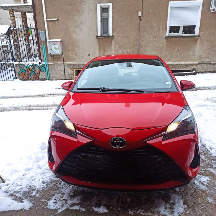 Продавам Тойота Ярис 2019 г