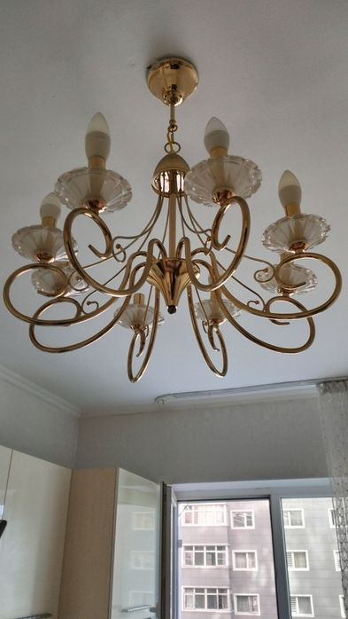 Продаются люстры