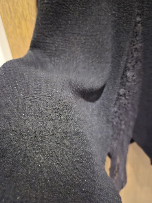 Черна пола с дантела