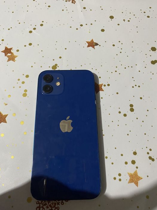 Айфон 12 в хорошем состояние