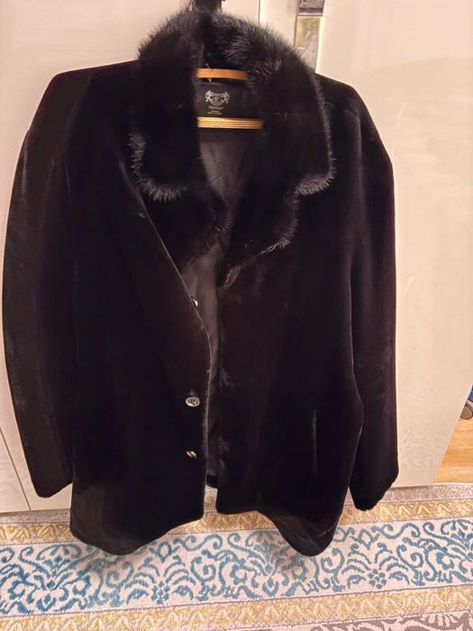 Продам пуховик и мутон шуба