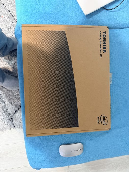 Продавам лаптоп Toshiba.