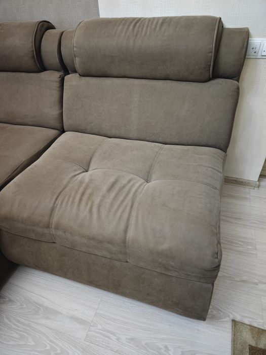 Продам диван с секцией и креслом