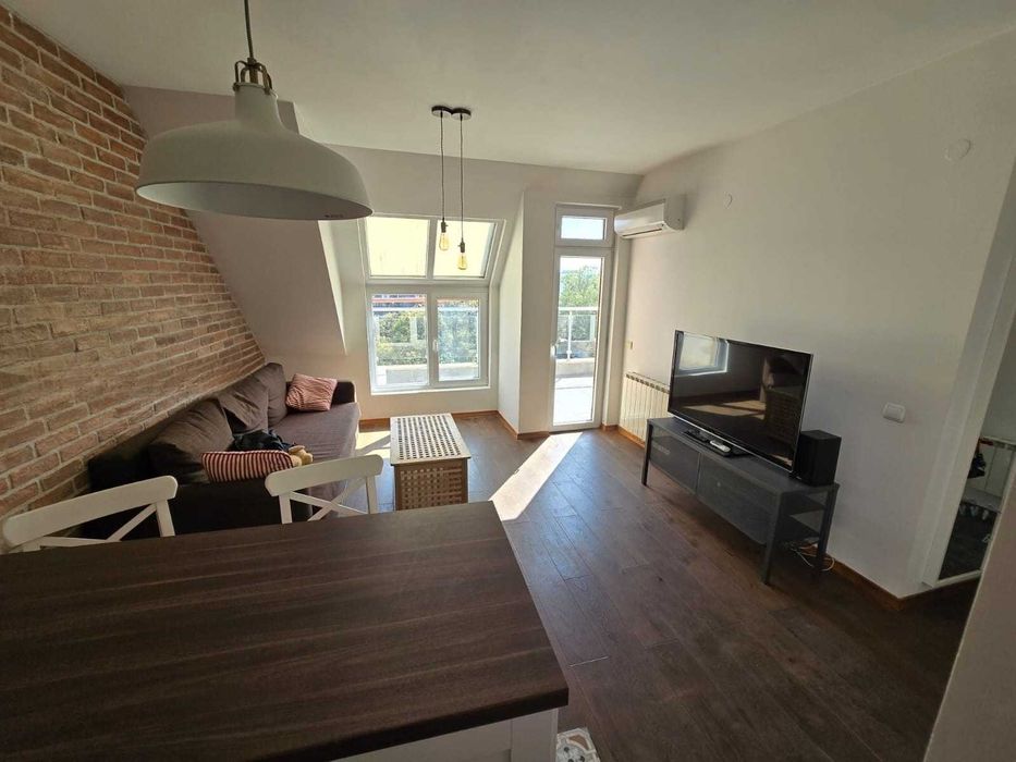 2-стаен апартамент под наем в Центъра