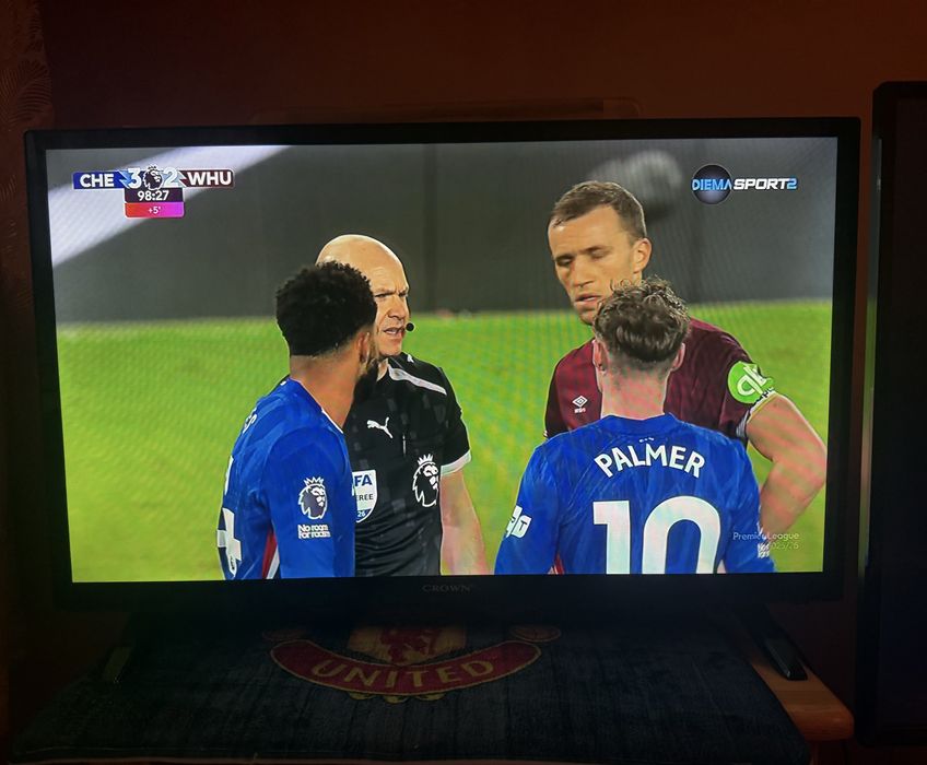 Телевизор Crown 32