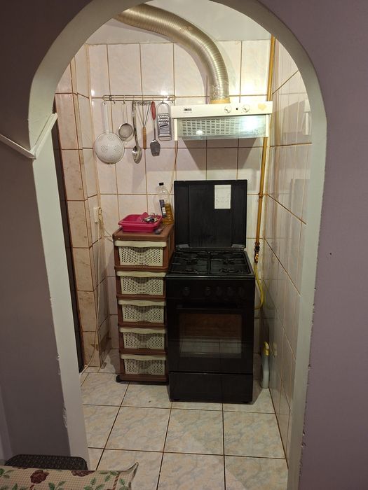 Vând garsoniera Războieni
