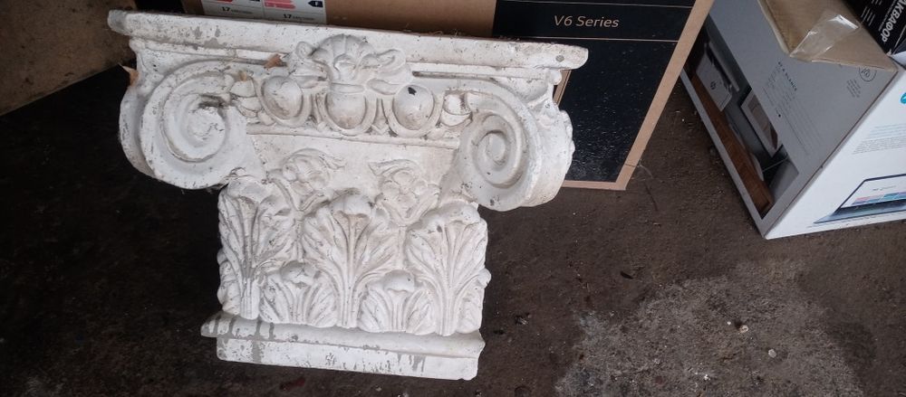 гипсовые  декоративные короны