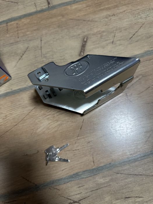 Заключващ механизъм за теглич НОВ