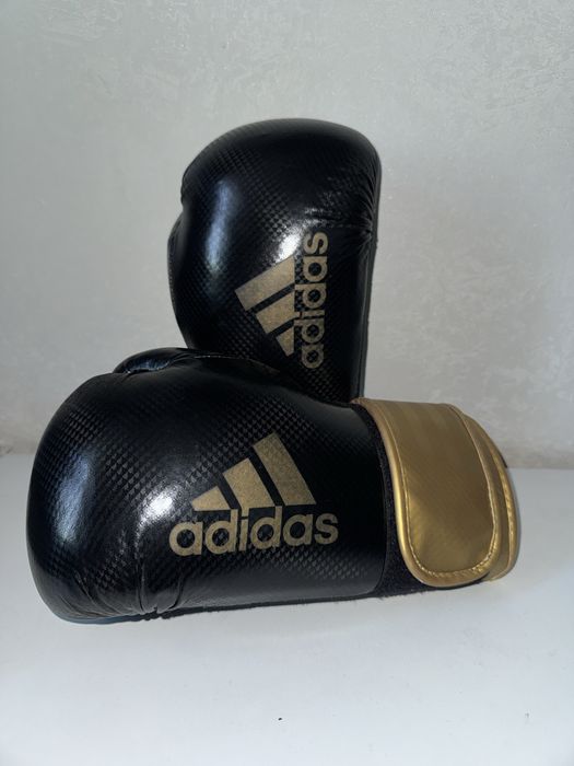 Боксерские перчатки Adidas Hybrid 65 (10 oz)