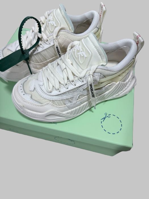 Чисто нови ОРИГИНАЛНИ Off-White Sneakers