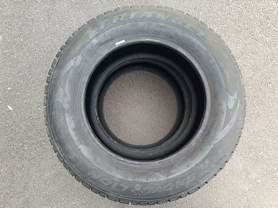 Продам пару 235 65 R17