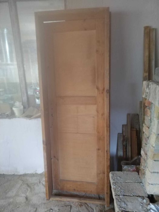 дървени врати с каси
