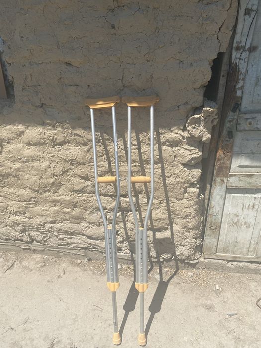 Продаю костыли для взрослых