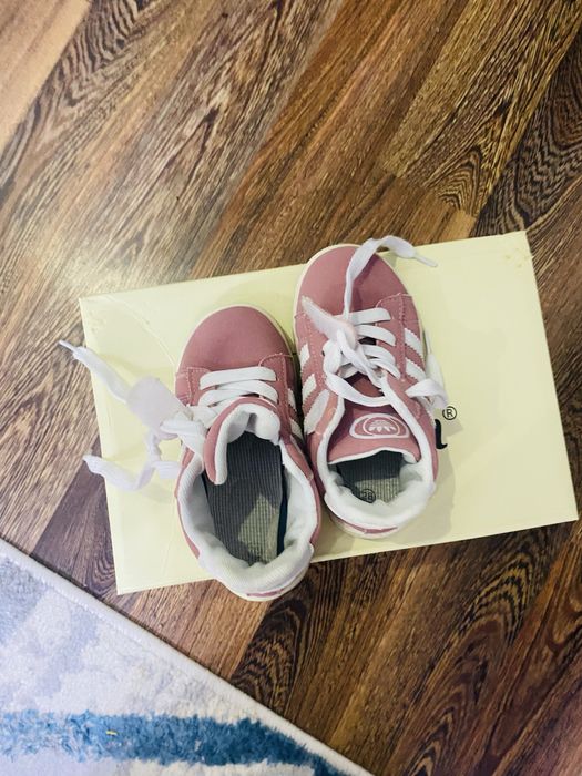 Детская обувь в отличном состояние