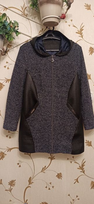 Продам женские куртки