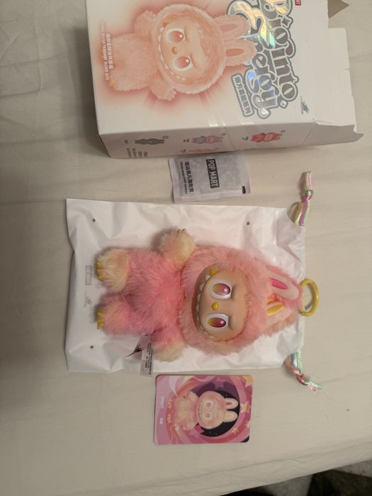 Оригинално labubu