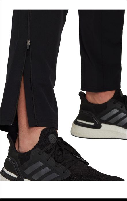 Pantaloni adidas own the run