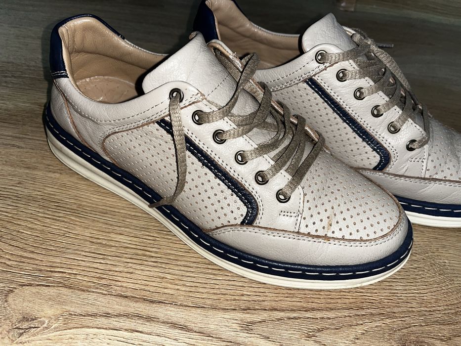 Мъжки обувки, номер 41. Естествена кожа.