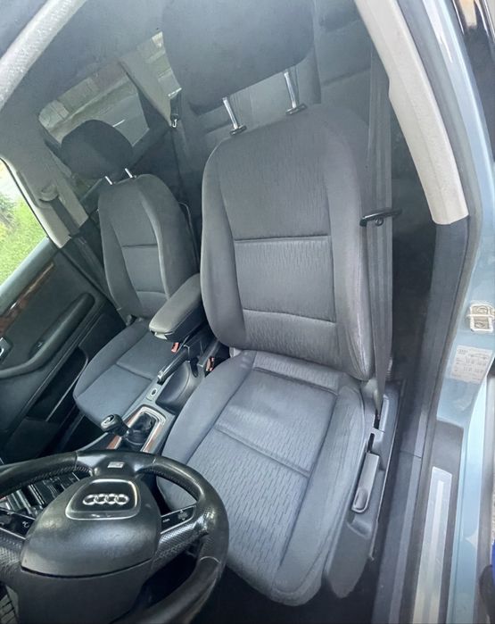 Interior A4 B7 textil in stare excelenta